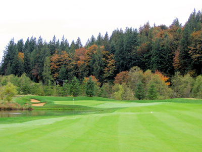 The colorful background on this autumn approach shot is picture worthy