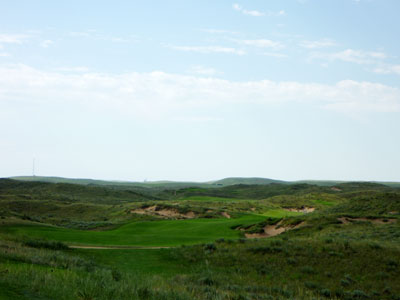 Ballyneal's 10th hole is one of five par 4s over 480 yards