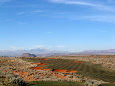 The red/orange bunkers are brilliant all day long at Sand Hollow