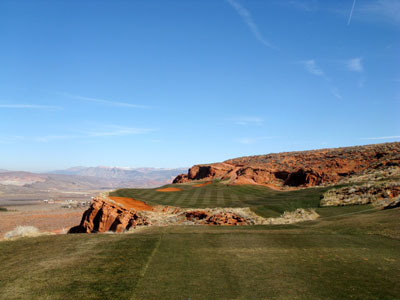 A driveable par four with the cliff edge to your left - FUN!