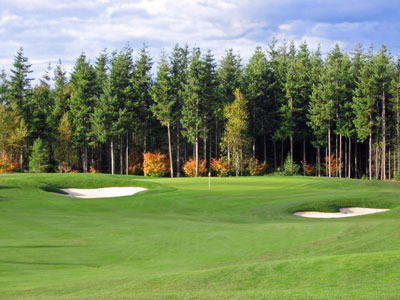 A beautiful backdrop awaits this difficult hole
