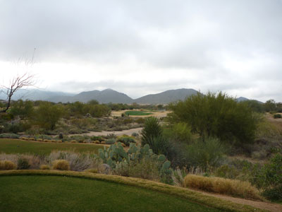 Double dogleg to a peninsula green